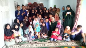 Foto Bersama IREMA AL-Hikmah dengan Anak Yatim Piatu Yayasan Wadhi Barkah