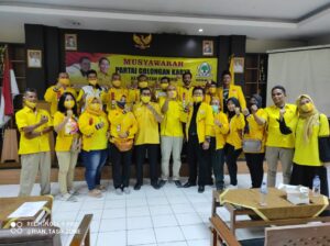 Foto Bersama PK Cipedes dengan Ketua DPD Partai Golkar Kota Tasikmalaya Muhammad Yusuf