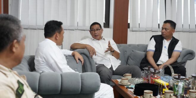 PJ Walikota Tasikmalaya, Bersama Sekda dan Kepala Disbudparpora Menerima Audensi Dari Jajaran Pengurus Kwartir Cabang Pramuka Kota Tasikmalaya, Jumat (27/01/2023)