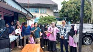 Ketua IKM Tasikmalaya saat memberikan sambutan dalam Bazar Kuliner Khas Minang yang diadakan oleh Bundo Kanduang 