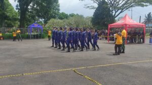 Peserta Lomba Ketangkasan Baris Berbaris Sedang Unjuk Kebolehan, 