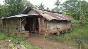 Rumah Ibu Iis, Sebelum di Bantu Oleh HBI 