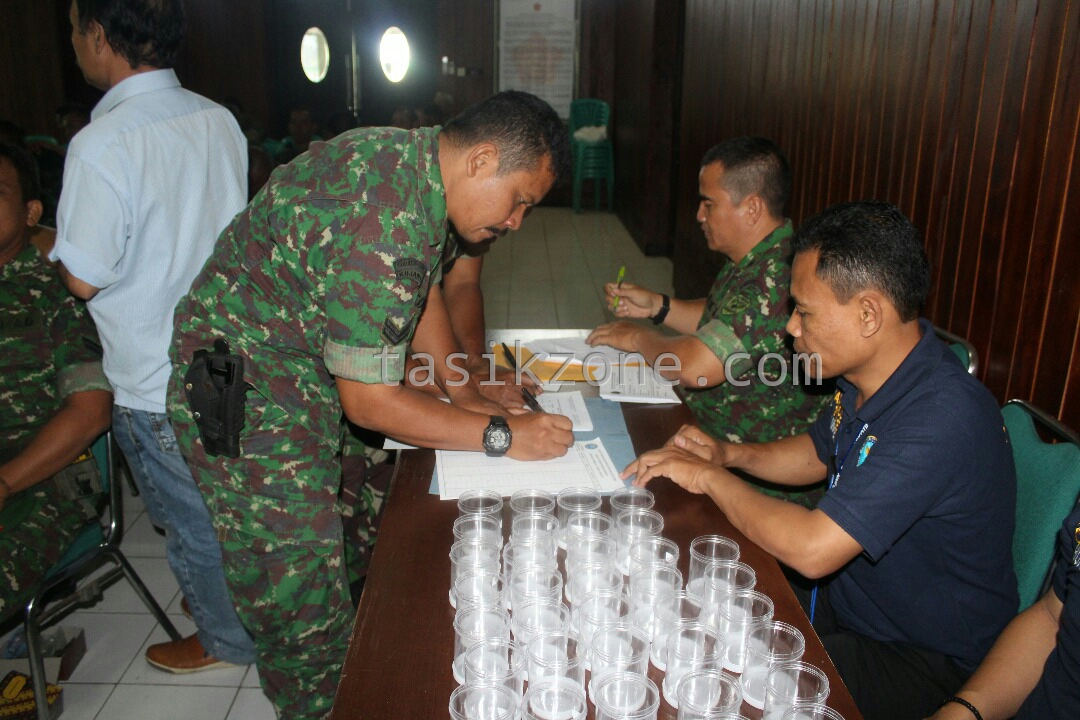 Anggota TNI Kodim 0612 Ditest Urine BNN