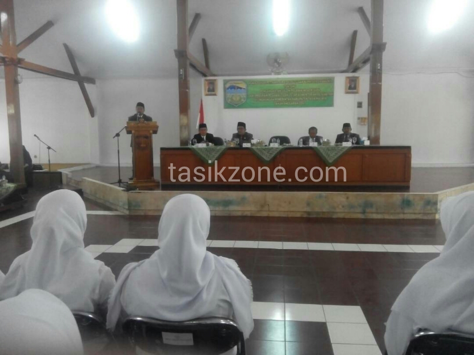 Bupati Tasik Keluarkan SK CPNS Untuk 114 Bidan PPT