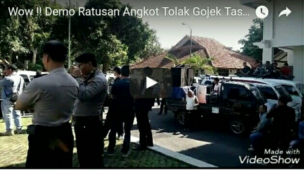 Cuplikan Video Demo Angkot Tolak Gojek