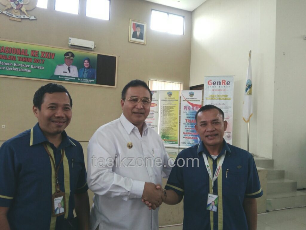 Foto Bersama Kacab Bpjs Ketenagakerjaan Bersama Walikota Tasikmalaya