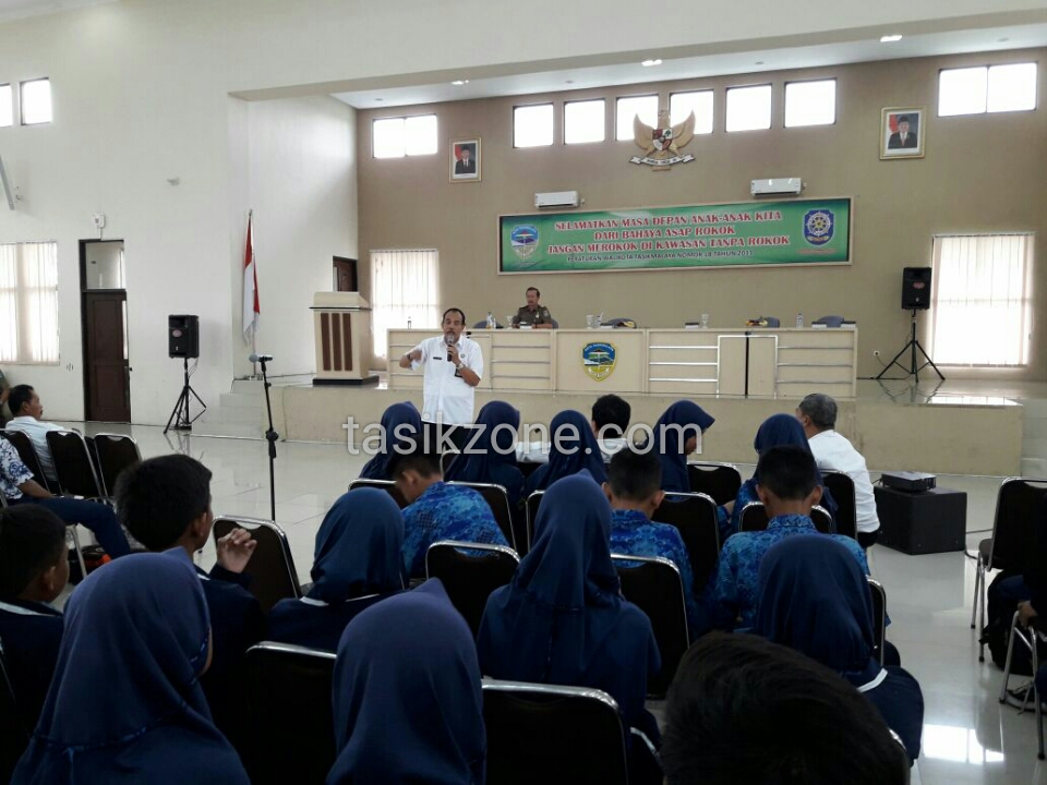 Murid SMP Diberikan Pemahaman Tentang Bahaya Rokok Dan Narkoba