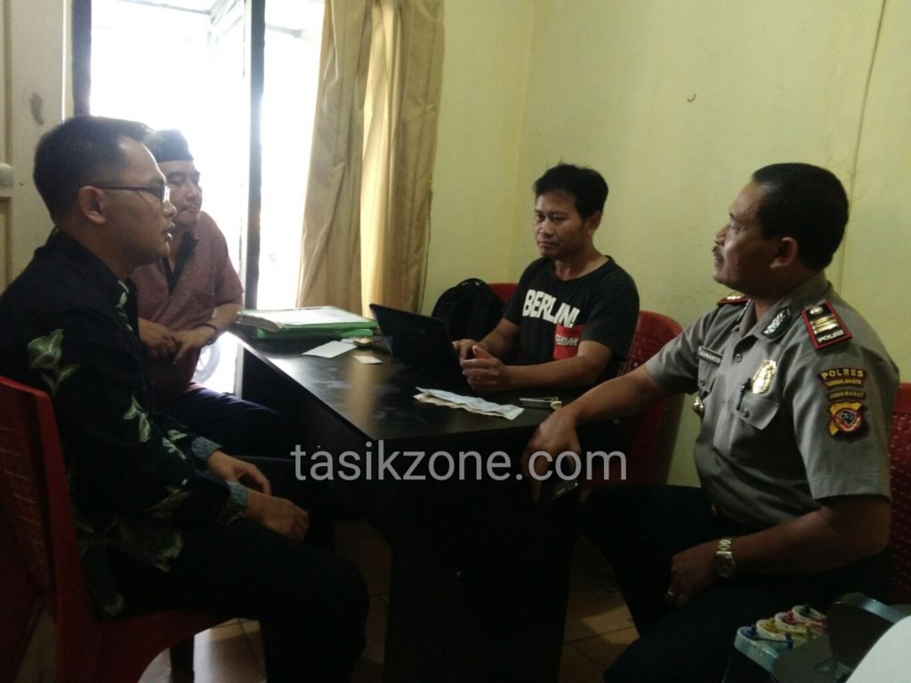 Proses BAP Mobdin Desa mekarwangi di Kantor Polsek Cisayong