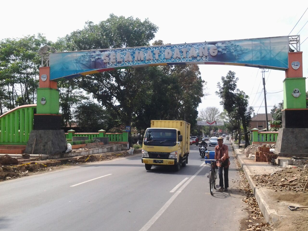 Tugu Batas kota Indihiang kini Dipercantik