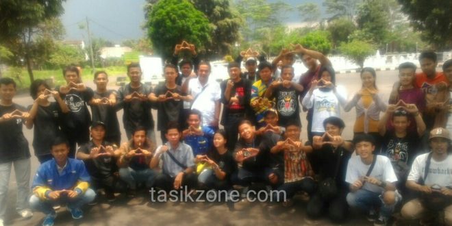 Menyambut Hari Pahlawan OKP Brigez Kota Tasik 'Beberesih' TMP