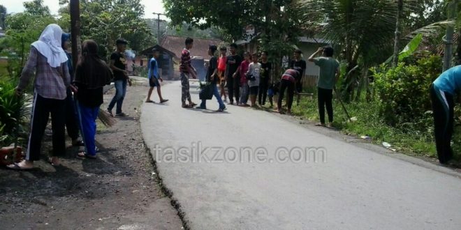 Remaja Masjid Gunung Nangka, Adakan Bulan Bakti Bersih Lingkungan
