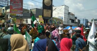 Meski Disegel Aksi Demo Tetap Berlangsung, Masa Tuntut Penutupan Permanen Ratu Paksi