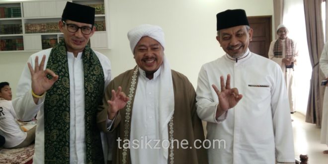 Sandiaga Uno Dampingi Cawagub Ahmad Syaikhu Kunjungi Ponpes Al-Idrisiyyah