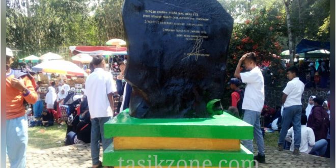 Geger Hanjuang Monumen Bersejarah Lahirnya Tasikmalaya