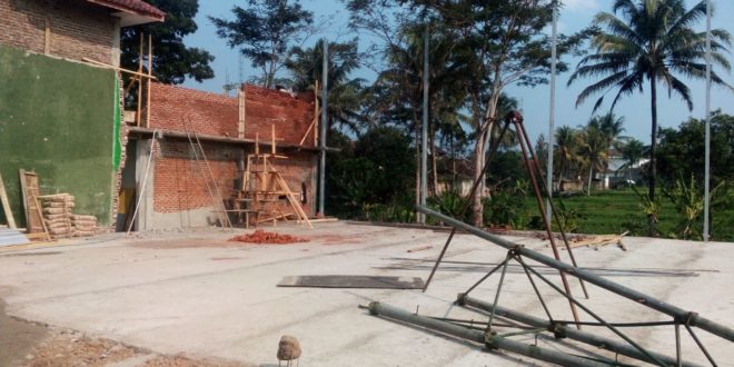 Pembangunan Sarana Olahraga Menuai Polemik, PJS Kades Margajaya Heran