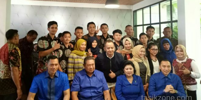 SBY Cicipi Bubur Zenal, Begini Katanya