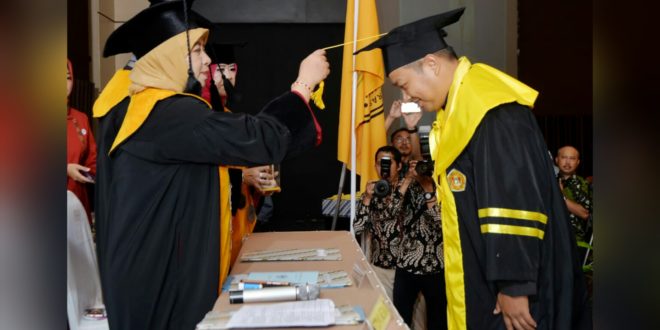 STIA Mewisuda 230 Lulusan Sarjana Dan Pasca Sarjana