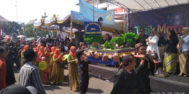 Pawai Jampana Perebutkan Hadiah Umroh