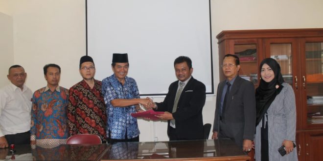 Institut Agama Islam Cipasung MOU Dengan DPC IKADIN Tasikmalaya