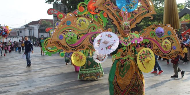 Karnaval Budaya, Jampana Dan Fashion Carnaval Libatkan Ribuan Peserta