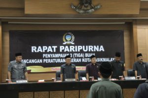 Rapat Paripurna Pembahasan 3 Buah Raperda di Gedung Paripurna DPRD Kota Tasikmalaya, juma't (1/11/2019)