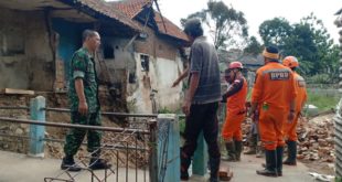 Masuk Musim Hujan, Dapur Rumah Pinggir Sungai Ambruk