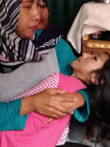 Pasien Dini Tri Hasanah Penderita Epilepsi Syaraf di Leuwi Urug Kelurahan Cipedes