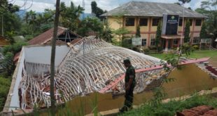 Perpustakan SMK Bina Bangsa Parungponteng Ambruk