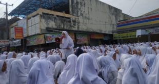 Ribuan Santriyah Datangi Indomart Manonjaya