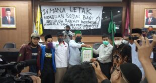 Keadilan Sosial Belum Tercapai Di Kota Tasik, Mahasiswa Tasikmalaya Gelar Sidang Rakyat Di Gedung Paripurna DPRD