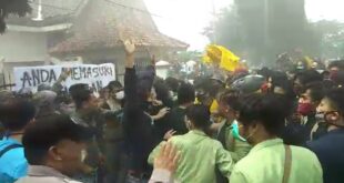 Sempat Bersitegang, Aksi Tolak RUU Omnibus LAW di Tasikmalaya