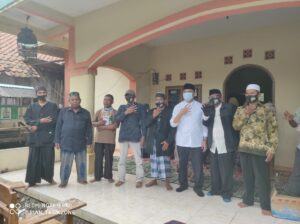 Foto Bersama Tokoh Tasikmalaya Selatan dengan Calon Bupatk Tasikmalaya Iwan Saputra