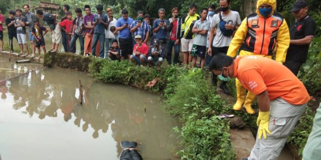 Warga Peundeuy Urug Digegerkan Adanya Mayat Laki Laki Terapung di Kolam Ikan