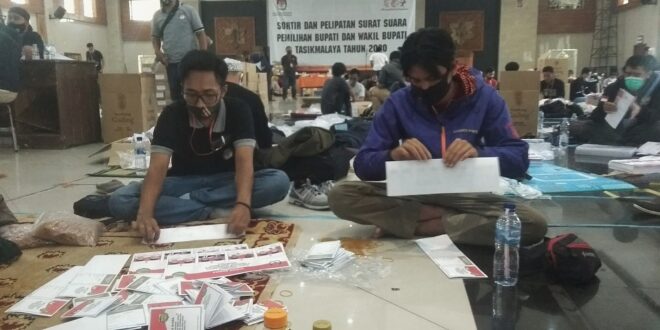 Tim Gabungan Kepolisian Tegur Pelaksanaan Pelipatan Surat Suara Pilkada Kabupaten Tasikmalaya