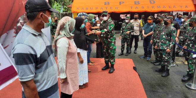 Warga Sindangkerta Cipatujah Bertemu Pangdam III Siliwangi Saat Vaksinasi Covid 19