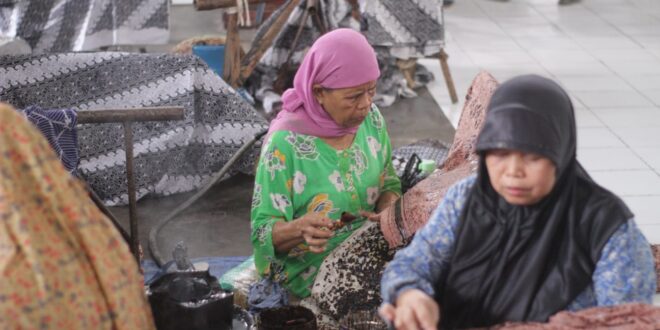 Kota Tasikmalaya Miliki Batik Yang Khas dari Goresan Motifnya