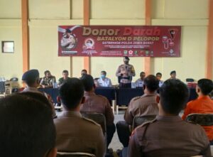 Komandan Batalyon D SatBrimob Polda Jabar, Kompol Iyus Ali Yusup, S.H, membuka secara resmi acara Donor Darah, rabu (29/6/2022)