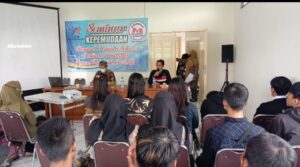 Komunitas Rencanakan Berkeluarga (KRB) bekerjasama dengan LSM Peduli Jaringan Tenaga Rakyat (PJTR) menggelar kegiatan Seminar Kepemudaan, Di Aula Dinas Kesehatan, Kamis (14/07/2022) 