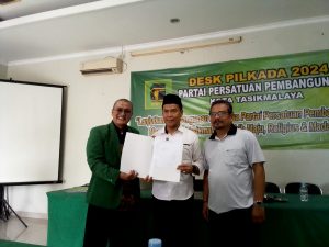 Usai Mengembalikan Formulir Ke DPC Partai Demokrat, Azis Rismaya Mauhpud Langsung menuju Sekretariat DPC PPP Kota Tasikmalaya, kamis (18/04/2024) 