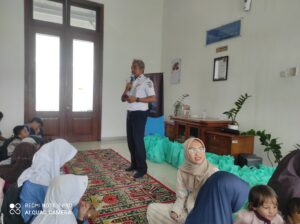 Yadi Supriadi Wakil Kepala Stasiun Tasikmalaya, saat menyampaikan sambutan di Aksi sosial bersama Yayasan Abulyatama Indonesia Cabang Tasikmalaya, jumat (05/07/2024) 