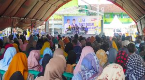 Seribu Jompo dan Masyarakat Tidak Mampu berjubel di Lapangan Sindang wangi Kecamatan Kawalu, minggu (08/09/2024)
