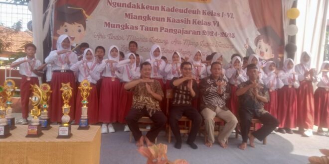 Sederhana Namun Penuh Makna Pelepasan Siswa SDN Sukamenak 3 Dibalut Dengan Kearifan Lokal
