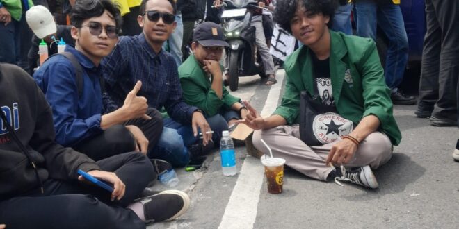 Pertarungan Nalar VS Loyalitas, Tokoh Pemuda Indihiang Bela Hak Kritik Anggota DPRD
