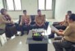 Ket Foto : Wakasek Kesiswaan didampingi Kepala Sekolah SMAN 1 Tasikmalaya saat dimintai keterangan Oleh Kepala KCD Wilayah XII, Selasa (14/10/2025)