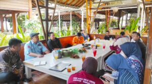 IKAPEKSI Tasikmalaya melakukan sosialisasi kepada Forum BKK Kabupaten Tasikmalaya, selasa (23/12/2025) di Salah Satu RM yang ada di Jl Letjend matsudi Tasikmalaya